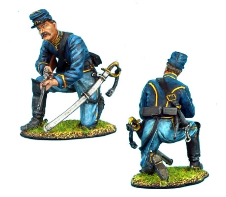 Union Dismounted Cavalry Trooper Kneeling Ready