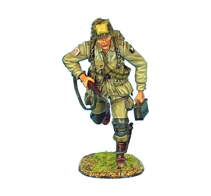 US 101st Airborne Paratrooper Running with M1 Garand and Ammo Box