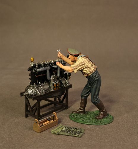 KNIGHTS OF THE SKIES, GERMAN MECHANIC WITH FOKKER DVII ENGINE, (4pcs)